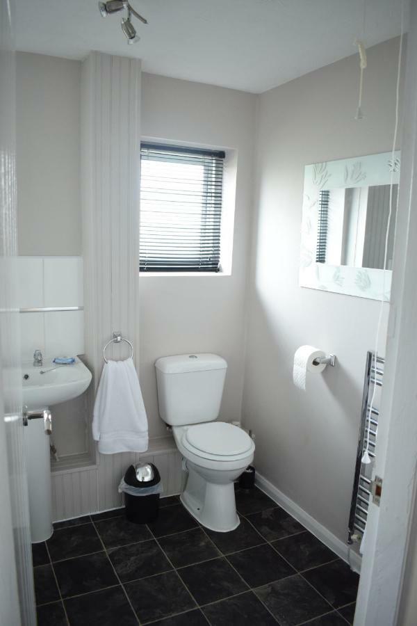 103 Bewick Serviced Accommodation Нютън Айклиф Екстериор снимка